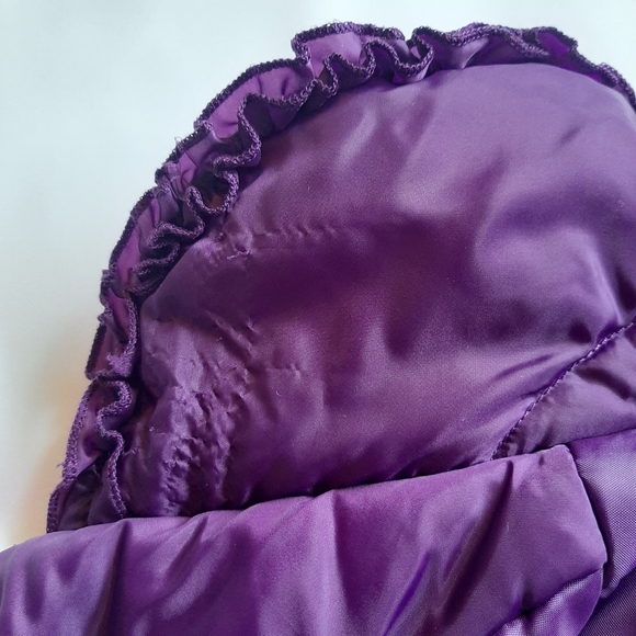 Purple Sleeveless Light Vest/Jacket - Picture 3 of 8